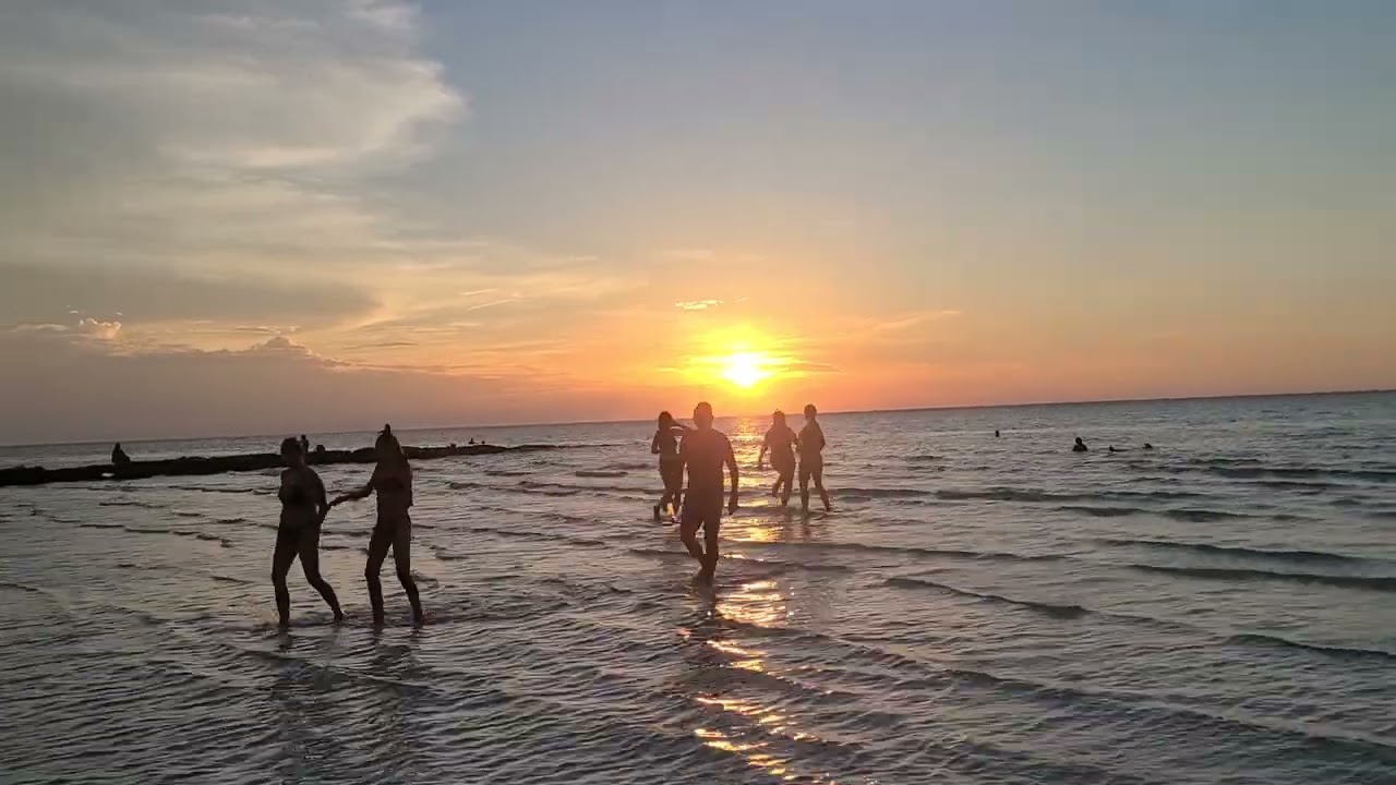 Sunset in Holbox.  30 Jun