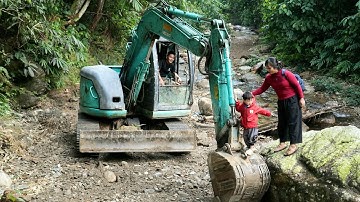 Unexpected Encounter with Giant Excavator: Start a New Project to Build a Family Farm Dream