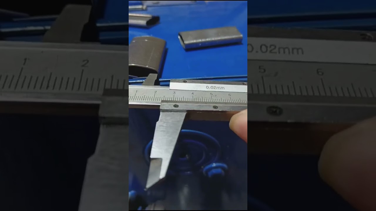 Cold roll steel strapping seal clips  machine of solid gear transmission design no384 30