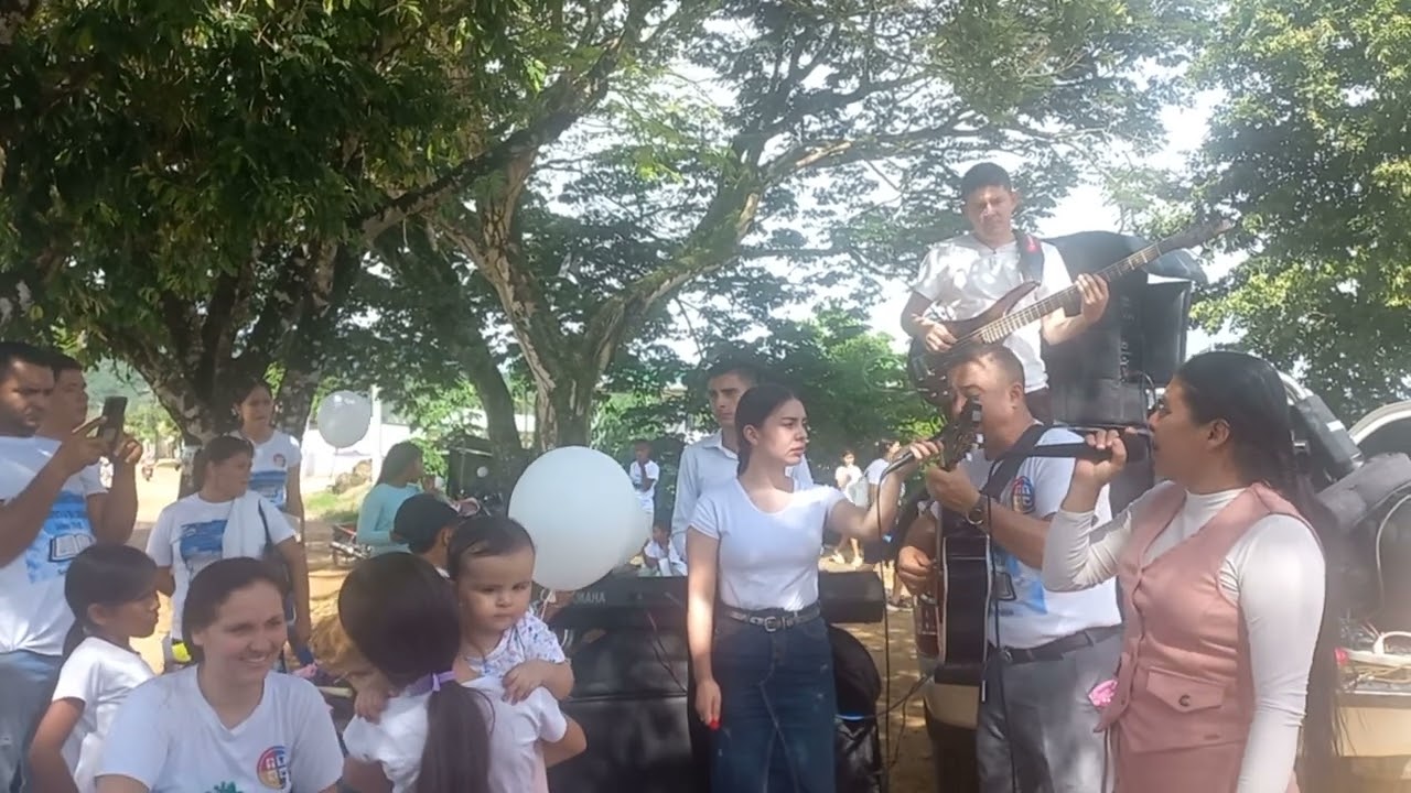 GRUPO FORTALEZA/ en las calles de la Gabarra