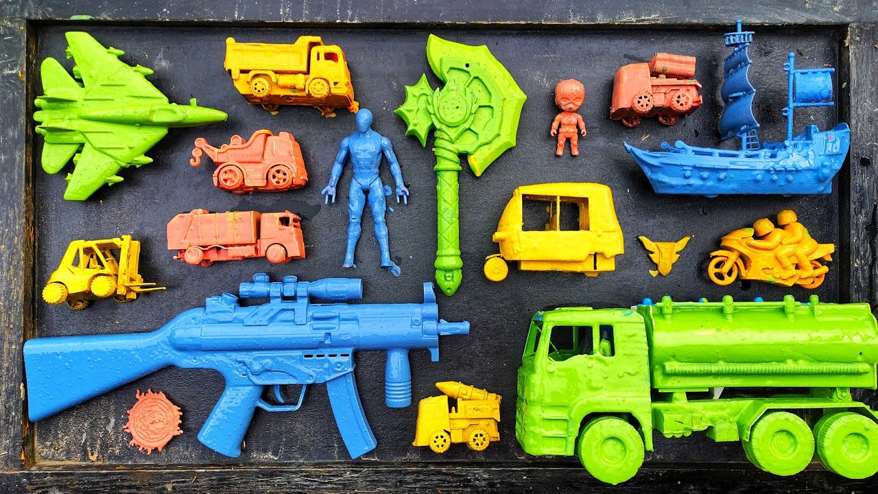 Membersihkan mobil mobilan, mobil monster, mobil crane, pesawat tempur, kapal laut dan anomali