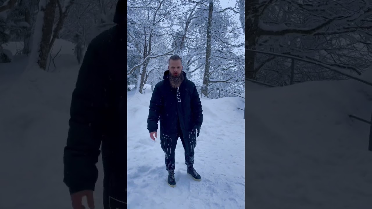 Прыгнул с обрыва 