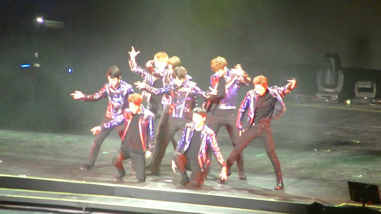 EXO'rDIUM en México 27.04.2017- Overdose+Transformer+Lightsaber