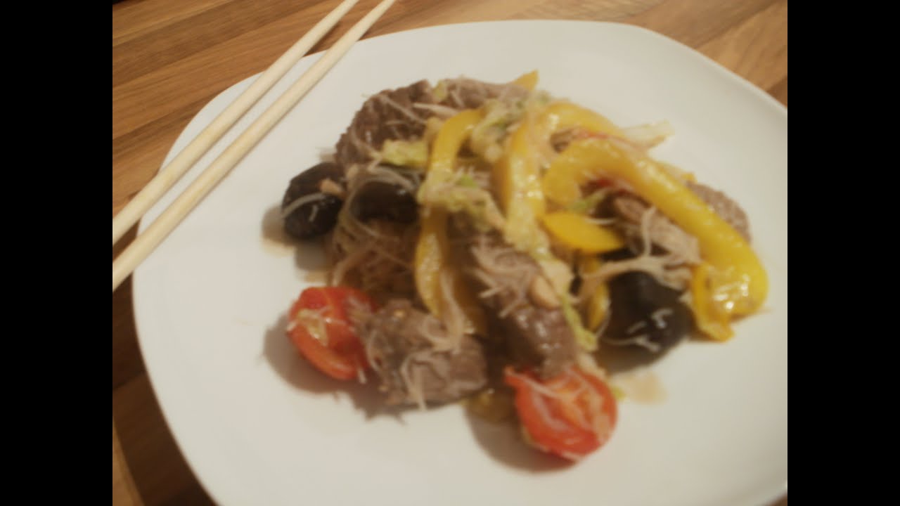 Asiatische Reisnudelpfanne von Bobsau