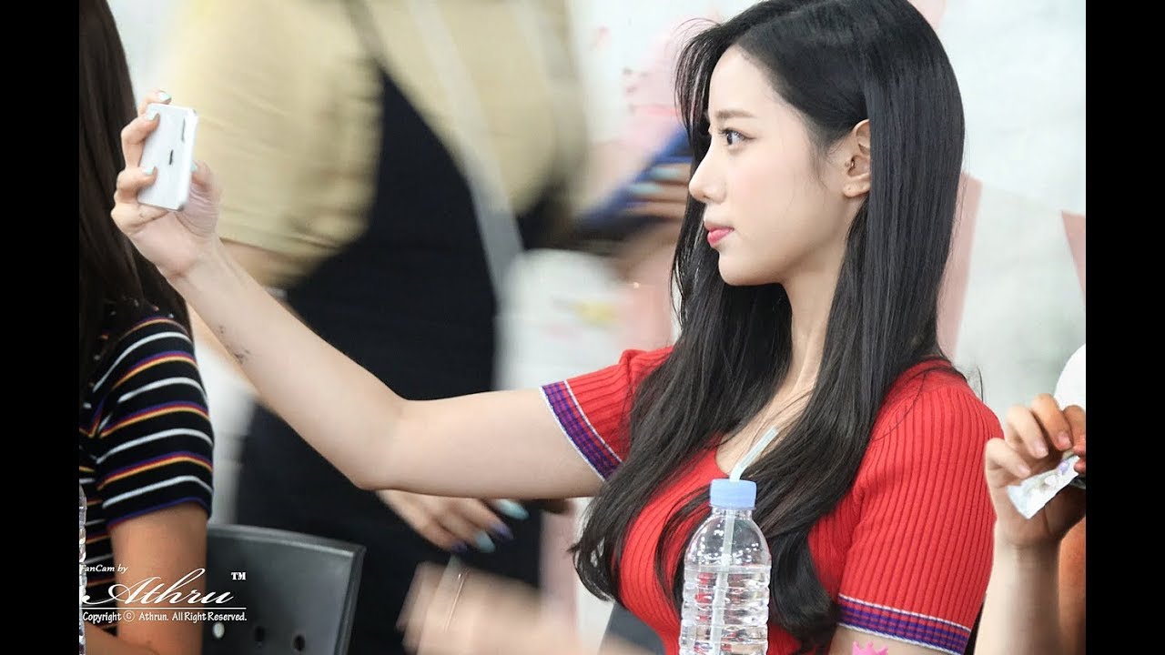 (4K)180826 베리굿(BerryGood) -빨간 크롭탑이 넘나 잘 어울리는 베이글녀 조현(JOHYUN)~♡ @김포롯데몰 직캠 fancam by Athrun