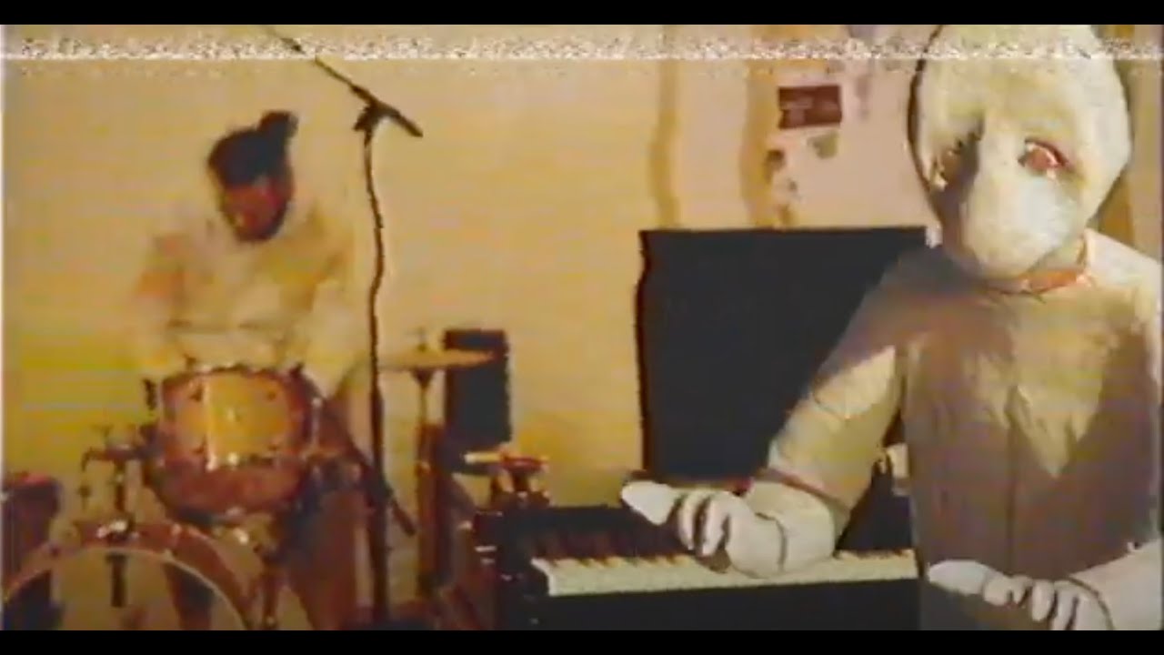Watch NEW PROJECT: ET FINGER (Bro Safari x UFO!) on YouTube Watch NEW PROJECT: ET FINGER (Bro Safari x UFO!) on YouTube