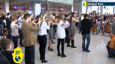 Beethoven 'Ode to Joy' Flashmob: Ukrainians perform EU anthem in honour of slain protesters