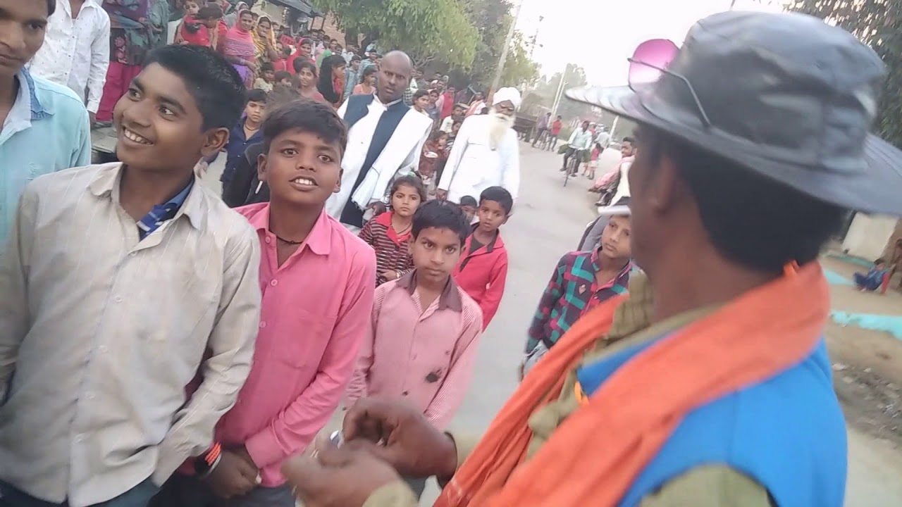 Gali gali mein pukka dole