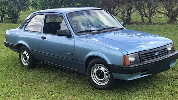Como dar partida em carro carburado?