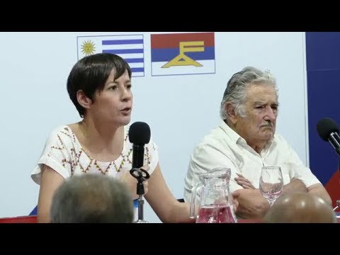 Palestra de Ana Pontón, Pepe Mújica e Frei Betto organizada polo MPP de Uruguai