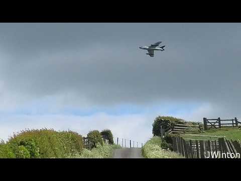 LOW! HAWKER HUNTER XE688 flypast - Northumberland 29th of May 2026