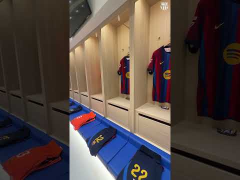 Join us inside the first team’s dressing room! 🔵🔴