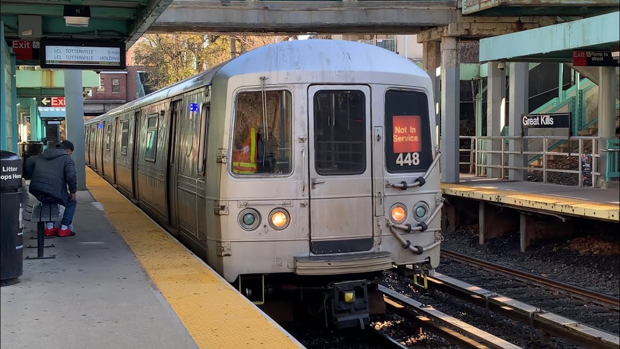 R44 R Train Tottenville Bound 1973 St Louis R44 SIR Local Train At Great Kills ...