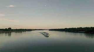 Gentle Riverboat Cruise | 1 Hour of Soft Water & Boat Ambience screenshot 5