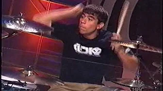 New Found Glory - My Friends Over You (live on The Tonight Show With Jay Leno - 7/9/2002) New Found Glory - My Friends Over You (live on The Tonight Show With Jay Leno - 7/9/2002)