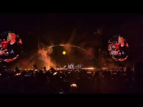 Yellow Coldplay Live At Levi S Stadium Santa Clara May 15 2022 4K