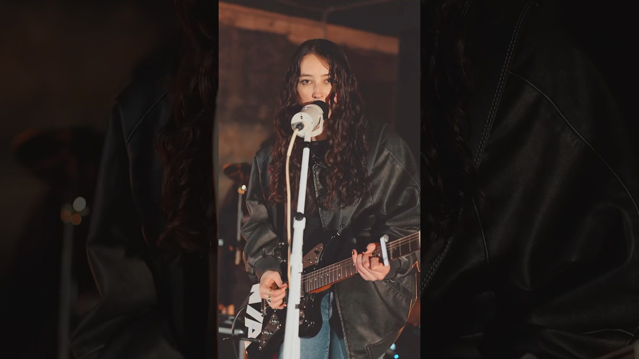 Blank Stares - Nicole Alexis 🤘🏼 