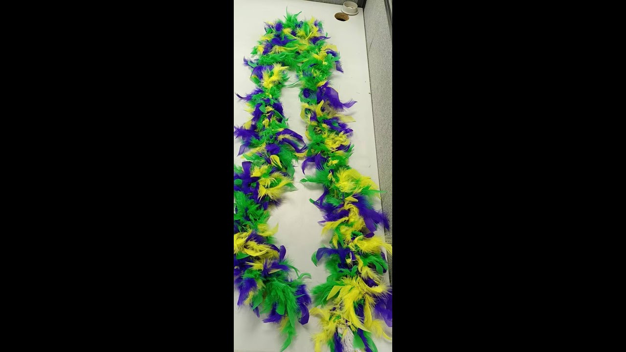 Customized Good Quantity feather boa with light
