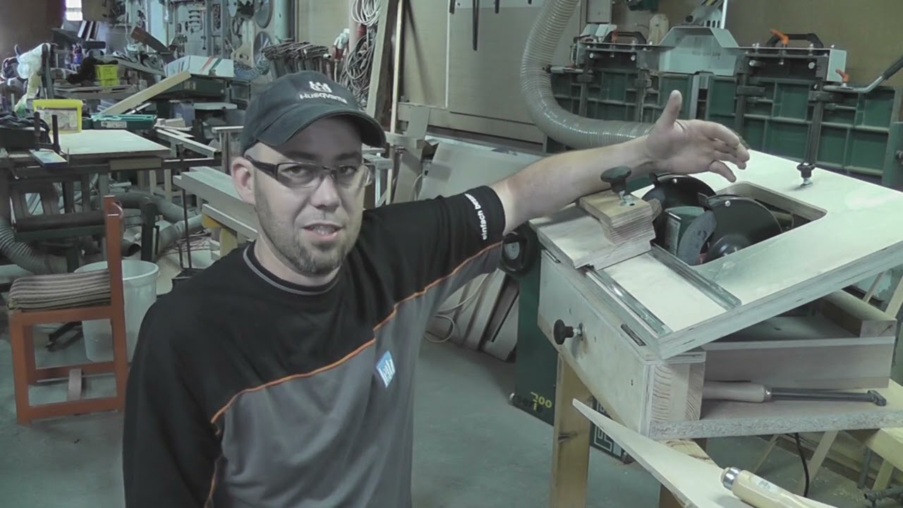 Vésők, gyaluvasak köszörülése géppel és kézzel