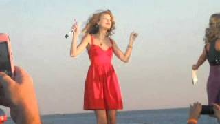 TAYLOR SWIFT 032.AVI   Video Debut for Mine