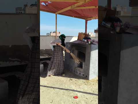 اللى يرحمك يستى كانت ديما تقولى يا نحلة لا تقرصينى ولا عاوزة عسل منك