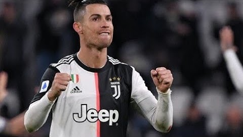 Playing DLS 19 hack version. Ronaldo on fire. 12:0.