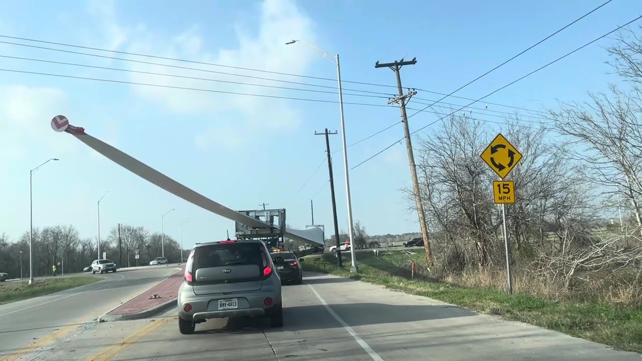 Oversized Load Gets Stuck At The Roundabout 
