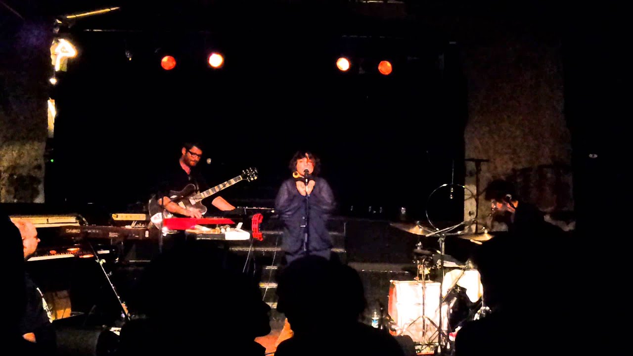 Mélanie Pain (of Nouvelle Vague) - 7 ou 8 fois- live at Milla Munich 2013-10-14