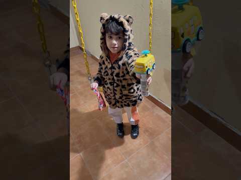 مقلب حسين بشوشا مااشترينا لها حلاوة   