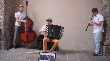 Street Whispers - Tango pour Claude