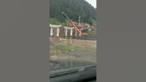 Building bridge crane Incident