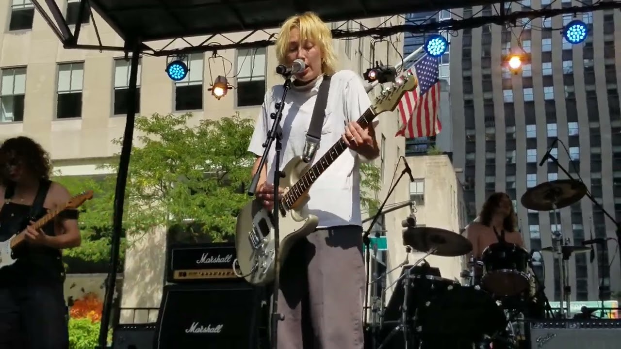 The Bobby Lees live at Indieplaza Festival - Dig Your Hips (Live)