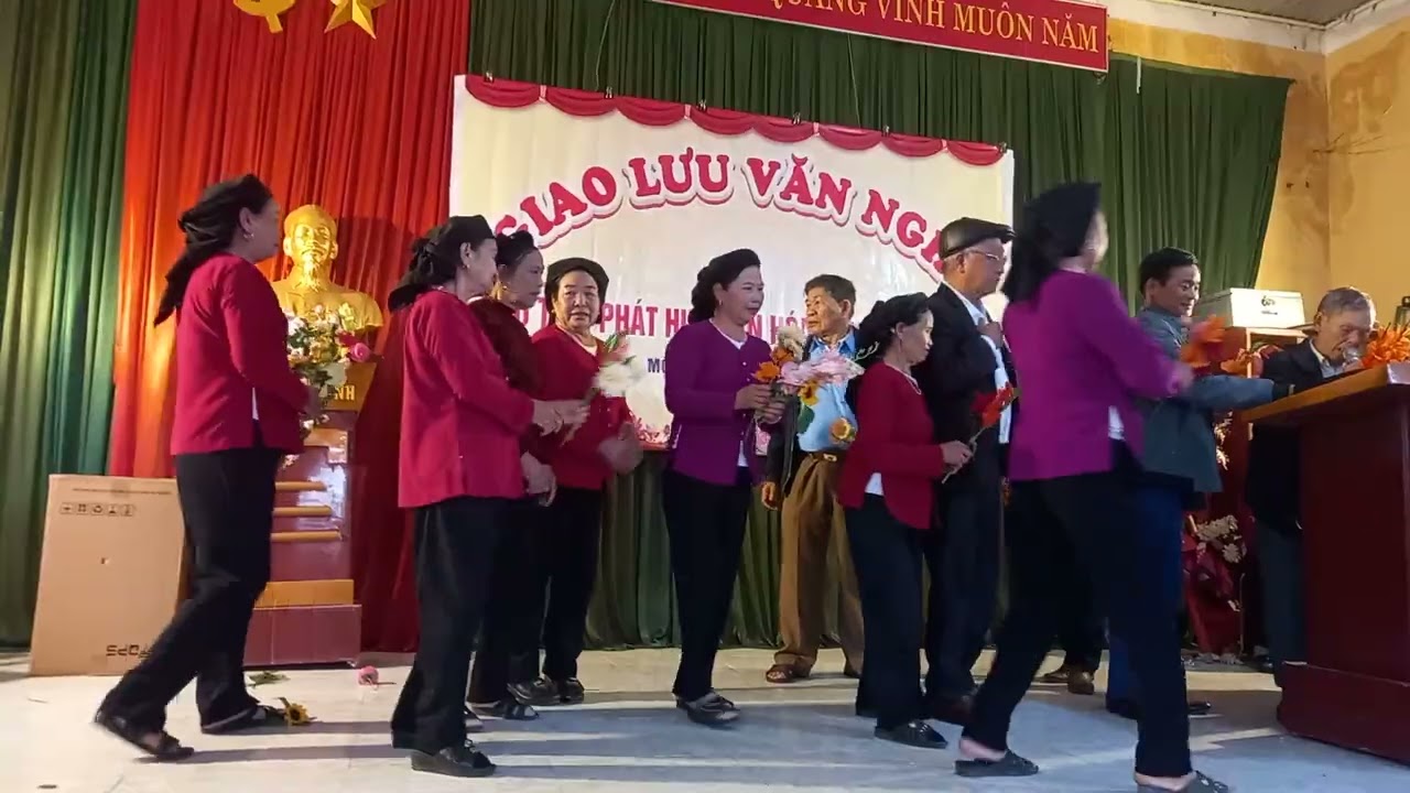 Chi hội bảo tồn Bắc 1 tổ chức văn nghệ xong cô đón xuân mùng 7 tháng giêng 2026