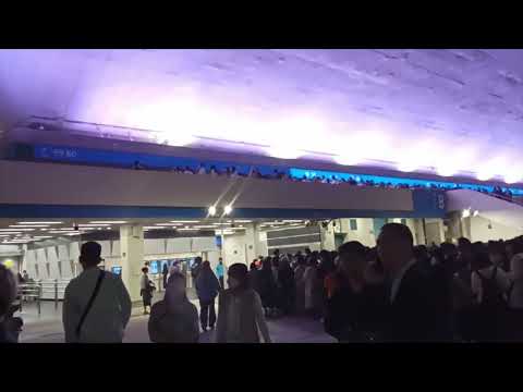 毋忘張國榮   歌迷爆紅磡體育館 2023-04-01
