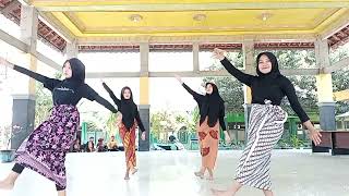 TARI MOJANG PRIANGAN Dibawakan oleh X DPB 2
