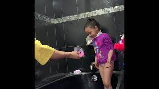 Jugando Con Glitter Gelli Bafff