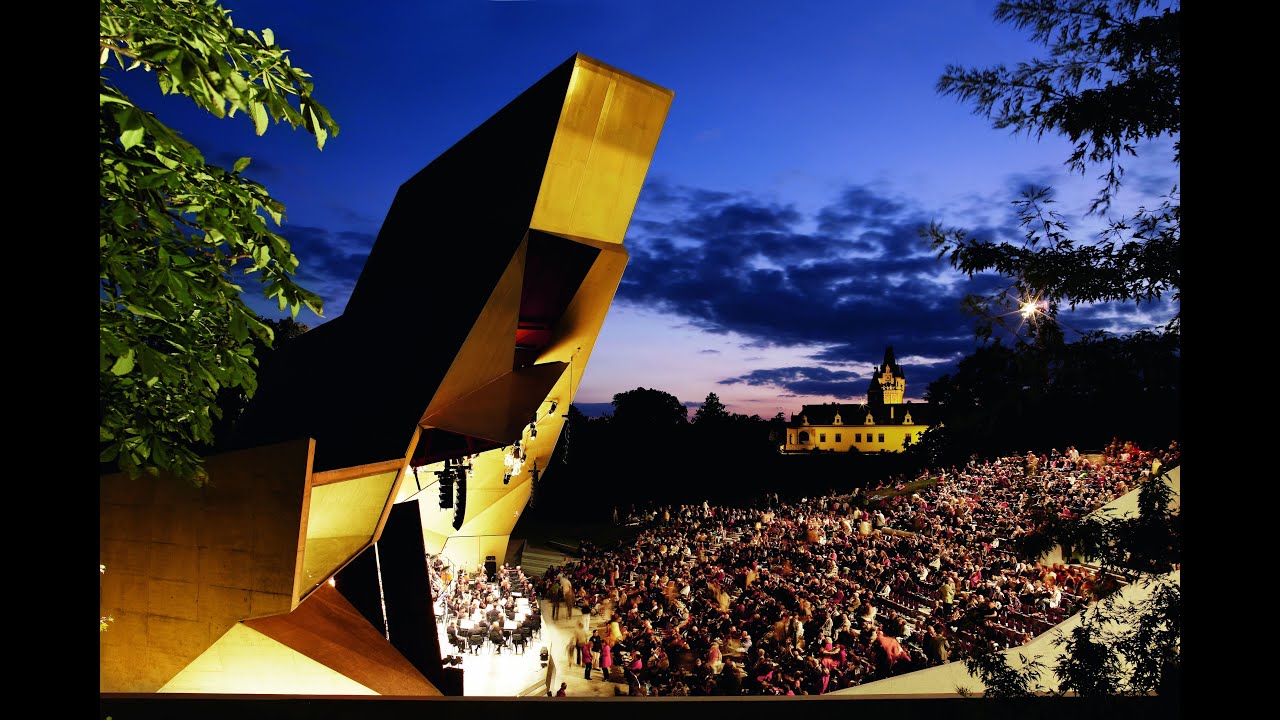グラフェネッグ音楽祭 10周年記念コンサート (Festive Concert on the Occasion of the 10th Anniversary of the Grafenegg Festival 2016 ~ Bee ORF Trailer Grafenegg Festival 2016: Sound meets Scenery - YouTube