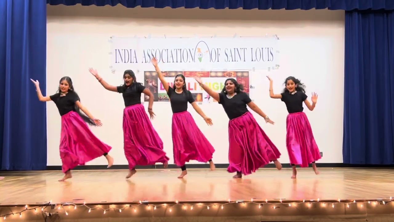 Sridevi & Madhuri Mashup by Dancing Queens | Magical Movez with Anu