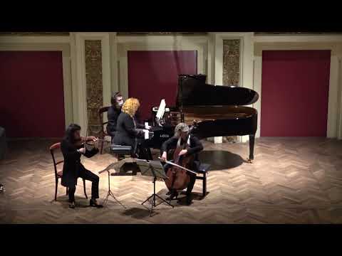 Smetana piano trio - Louise Chisson, Tamara Atschba & Ophélie Gaillard