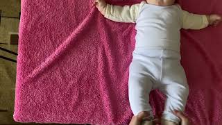 Формирование переворота со спины на живот малыша 3-4х месяцев