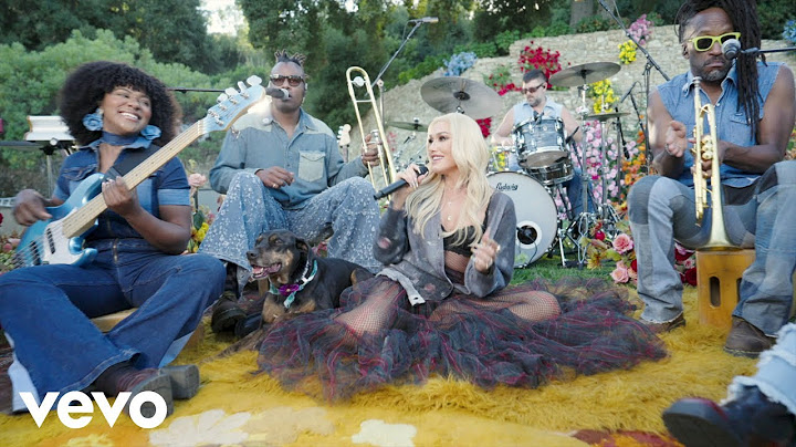 Hollaback Girl Acoustic version - Acoustic performance video thumbnail