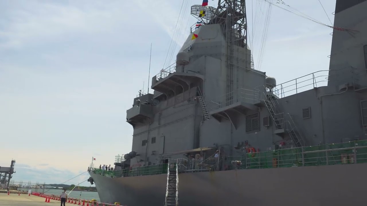 日本に一隻しかない艦艇 海上自衛隊 試験艦 あすか - YouTube