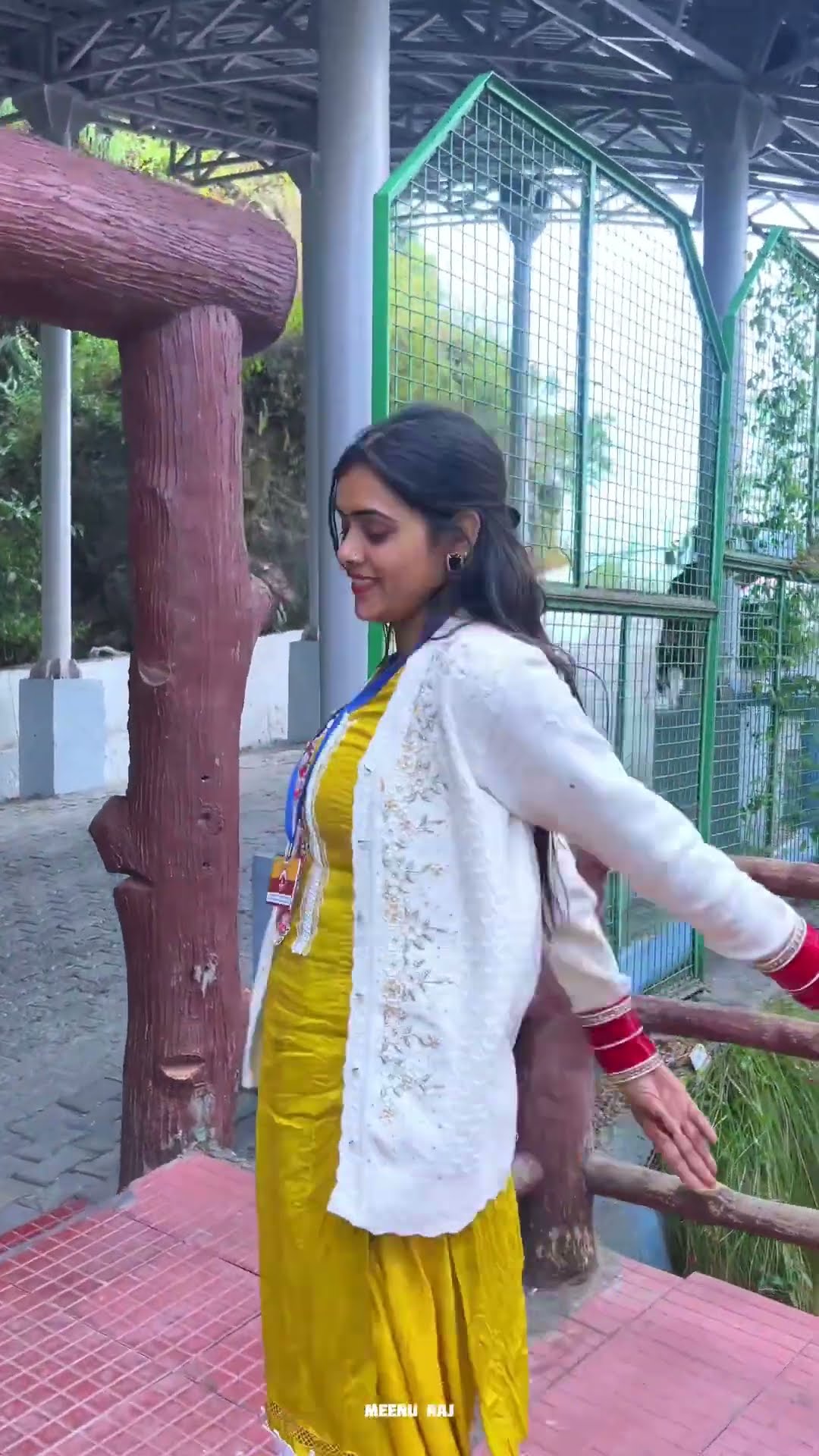 वैष्णो देवी माता का दर्शन करने जा रही हूँ ?#shorts #jaimatadi #meenu