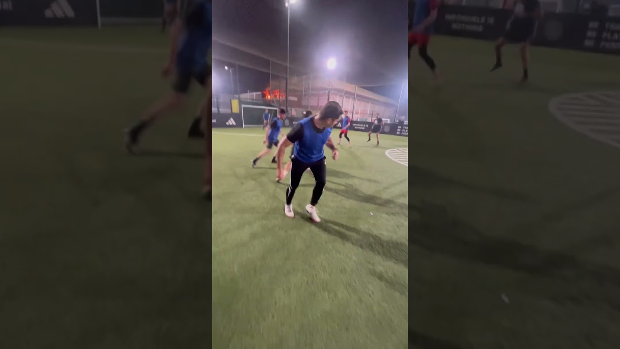 When a freestyler plays ⚽️ #football #soccer #skills