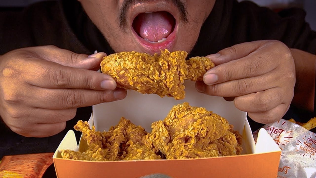 ASMR Eating 3 Pieces of Popeyes Fried Chicken (No Talking)