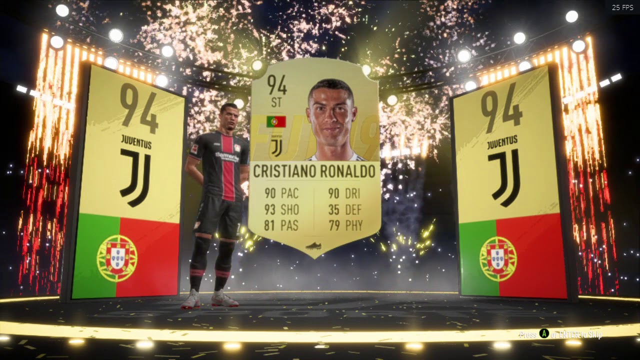 Cristiano Ronaldo pack opening fifa 19 for the second time
