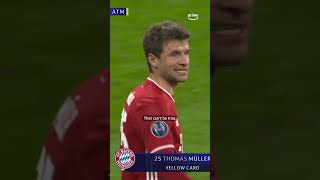 Thomas Muller DID NOT agree with this referee 😳