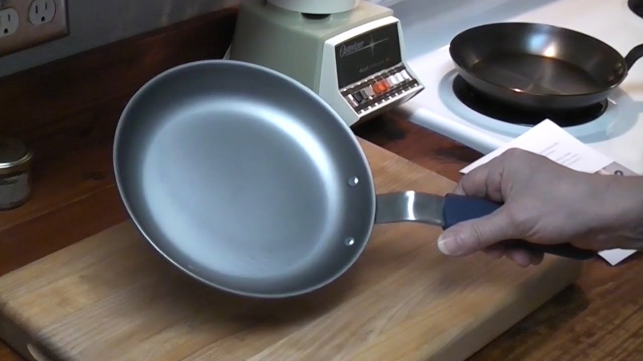 Misen Carbon Steel Pan Unboxing, Season and First Use Review - YouTube