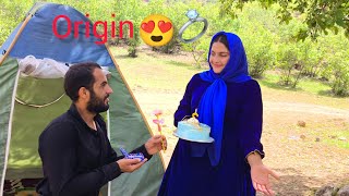 Download lagu Young boy proposes to homeless girl on her birthday 😱