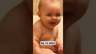Bayi Ketawa Hanya Dengan Cara Sederhana shorts